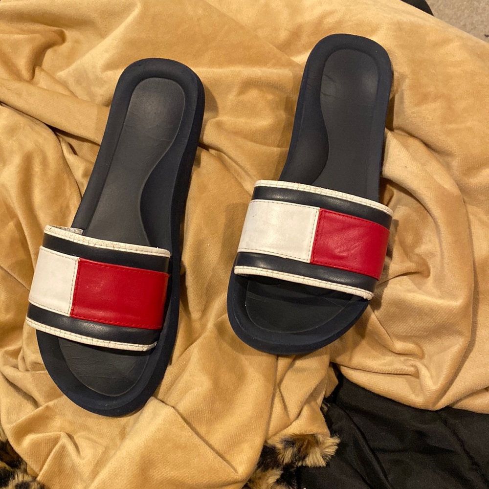 tommy hilfiger slides